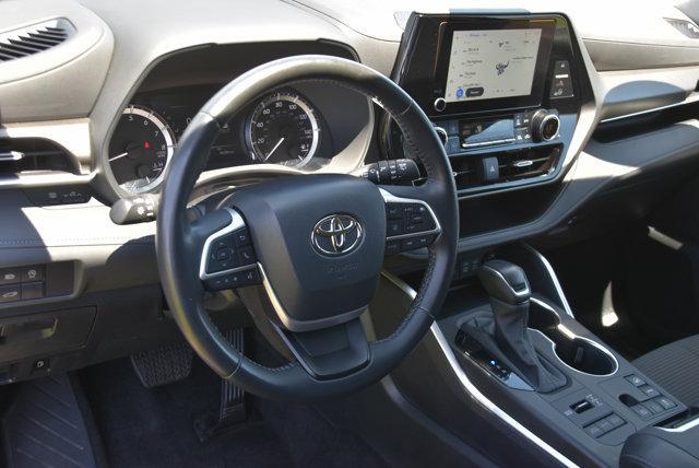 used 2024 Toyota Highlander car, priced at $34,999