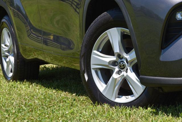 used 2024 Toyota Highlander car, priced at $34,999