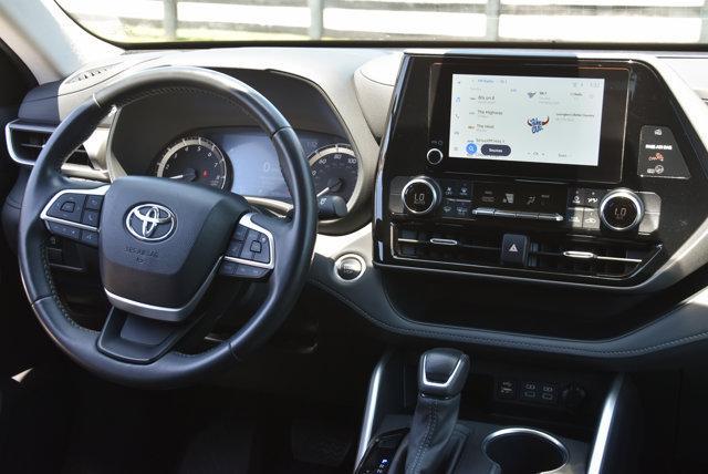 used 2024 Toyota Highlander car, priced at $34,999