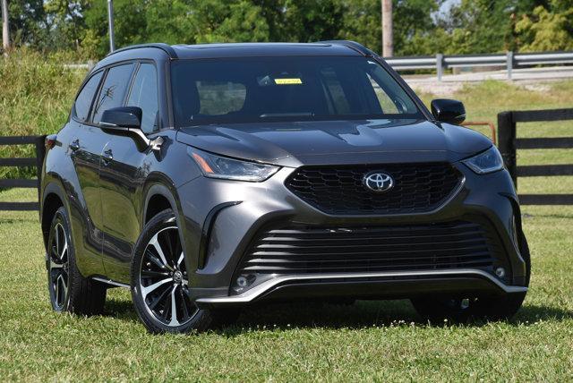 used 2022 Toyota Highlander car, priced at $41,379