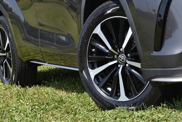 used 2022 Toyota Highlander car, priced at $41,379