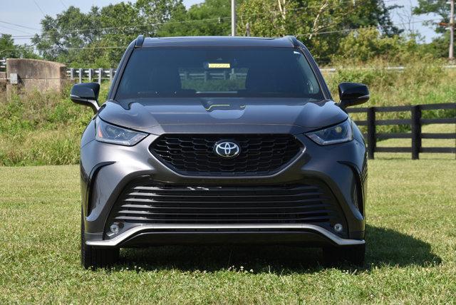 used 2022 Toyota Highlander car, priced at $41,379