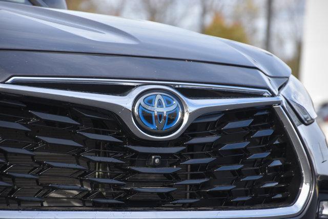 used 2023 Toyota Highlander Hybrid car, priced at $49,224