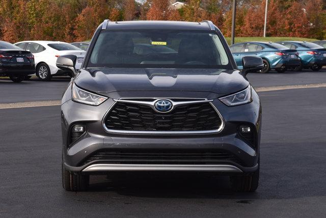used 2023 Toyota Highlander Hybrid car, priced at $49,224