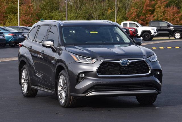 used 2023 Toyota Highlander Hybrid car, priced at $49,224