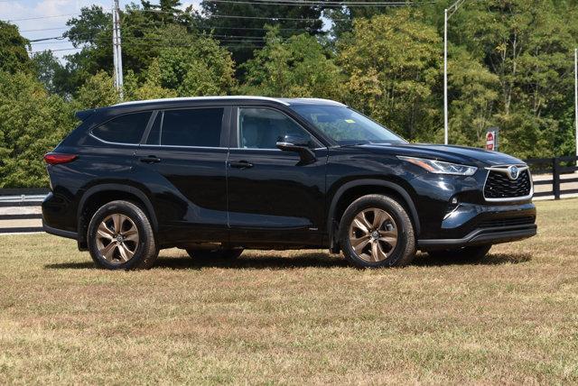 used 2023 Toyota Highlander Hybrid car, priced at $45,978