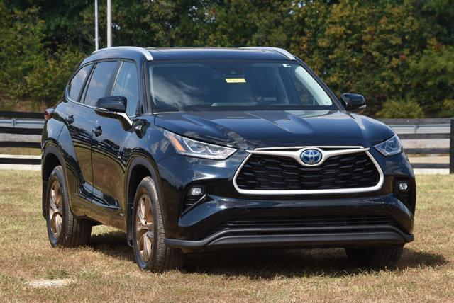 used 2023 Toyota Highlander Hybrid car, priced at $45,978