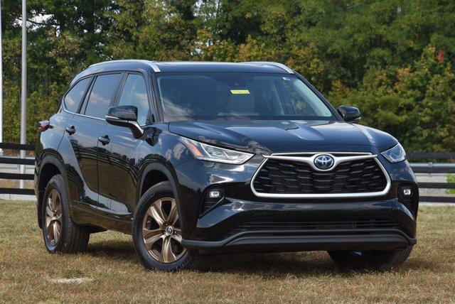 used 2023 Toyota Highlander Hybrid car, priced at $45,978