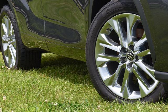 used 2020 Toyota Highlander car, priced at $29,625