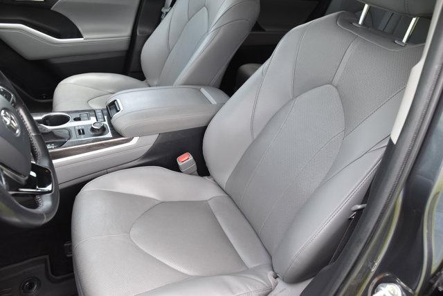 used 2020 Toyota Highlander car, priced at $29,625
