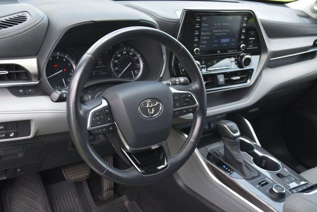 used 2020 Toyota Highlander car, priced at $29,625