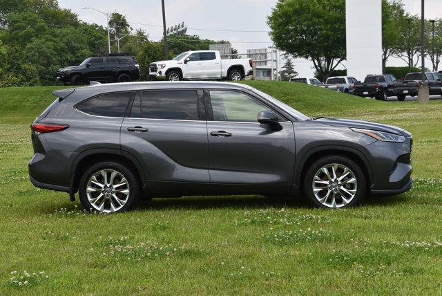 used 2020 Toyota Highlander car, priced at $29,625