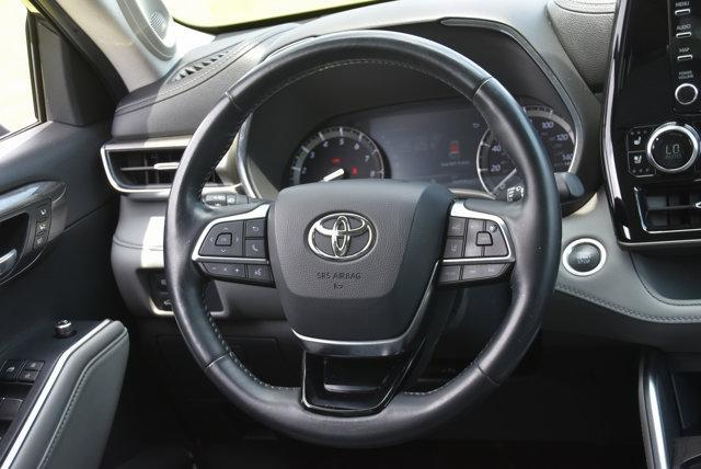 used 2020 Toyota Highlander car, priced at $29,625