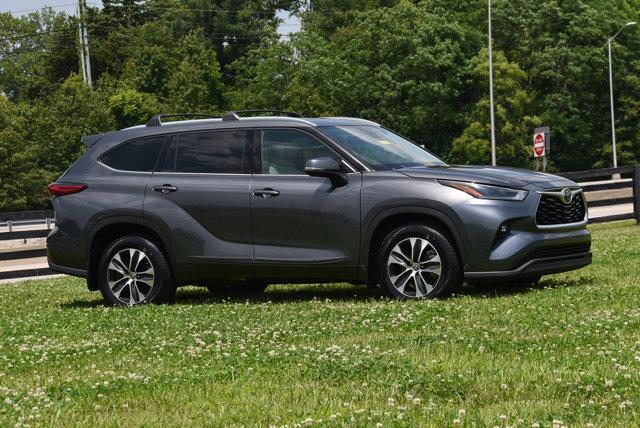 used 2021 Toyota Highlander car, priced at $37,564