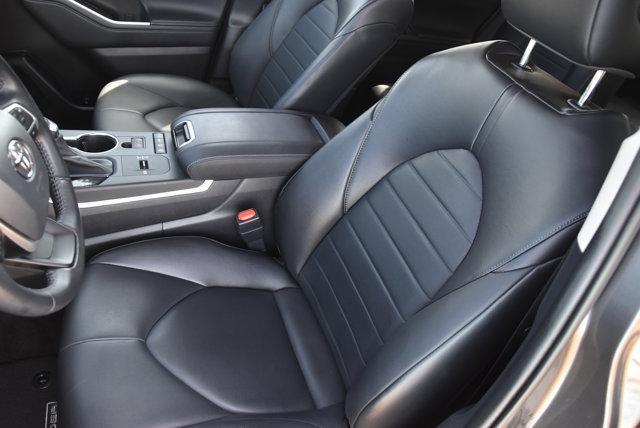 used 2022 Toyota Highlander Hybrid car, priced at $39,999