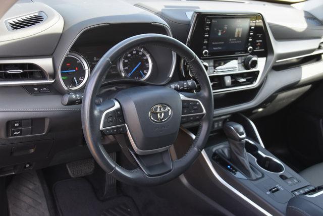 used 2022 Toyota Highlander Hybrid car, priced at $39,999