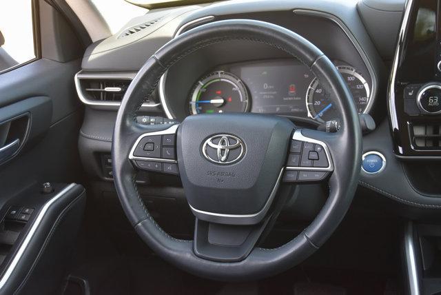 used 2022 Toyota Highlander Hybrid car, priced at $39,999