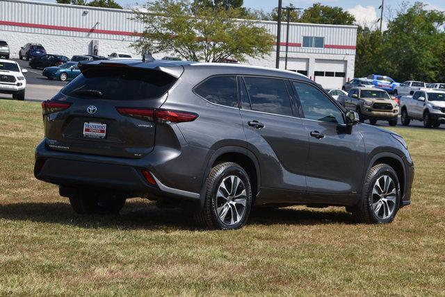 used 2022 Toyota Highlander Hybrid car, priced at $39,999