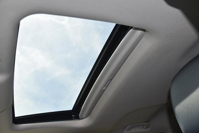 used 2022 Toyota Highlander Hybrid car, priced at $39,999