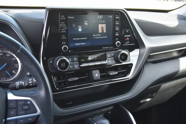 used 2022 Toyota Highlander Hybrid car, priced at $39,999