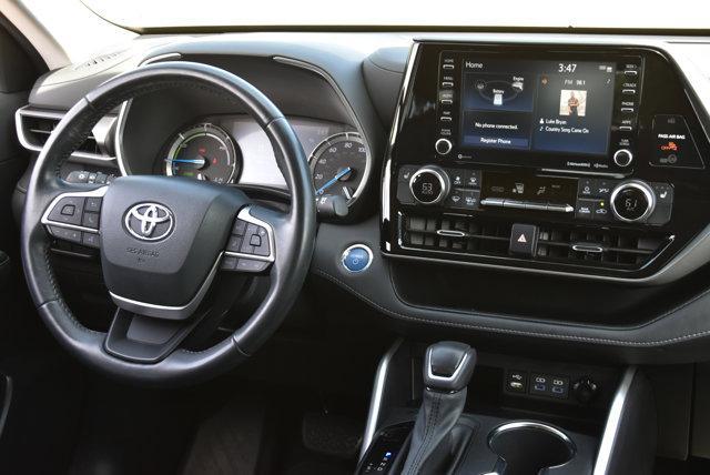 used 2022 Toyota Highlander Hybrid car, priced at $39,999