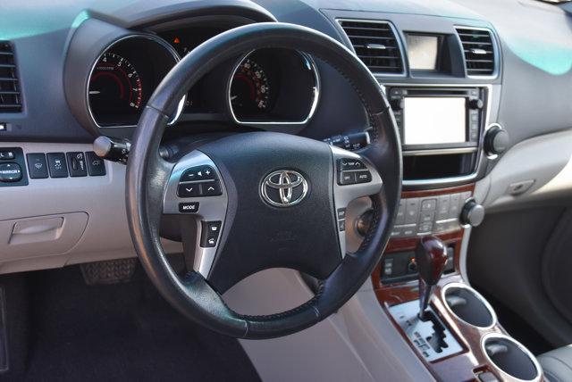 used 2013 Toyota Highlander car, priced at $16,274