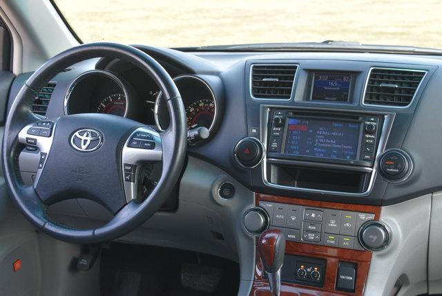used 2013 Toyota Highlander car, priced at $16,274