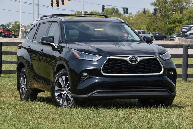 used 2021 Toyota Highlander car, priced at $33,450