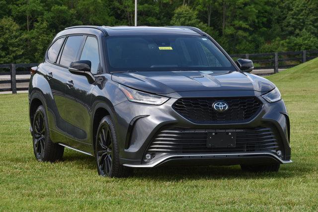 used 2024 Toyota Highlander car, priced at $47,878