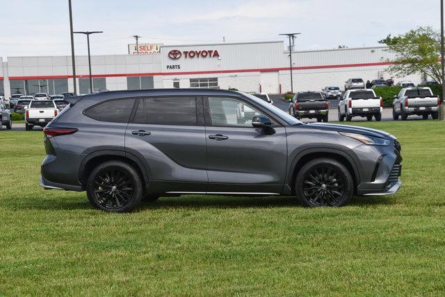 used 2024 Toyota Highlander car, priced at $47,878