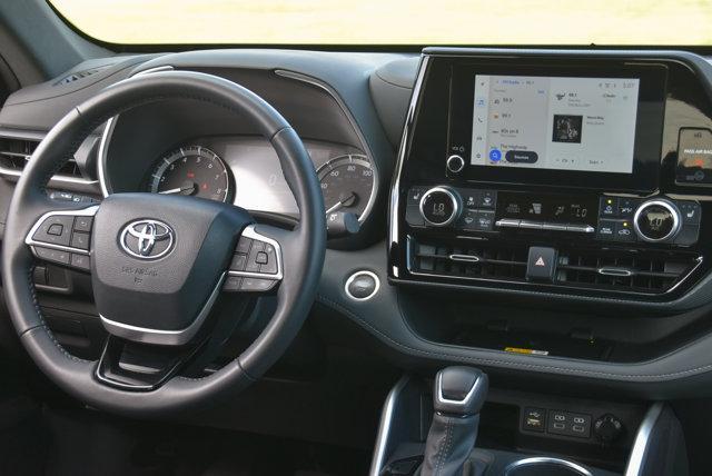 used 2024 Toyota Highlander car, priced at $47,878