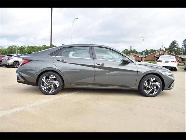 new 2025 Hyundai Elantra car, priced at $26,314