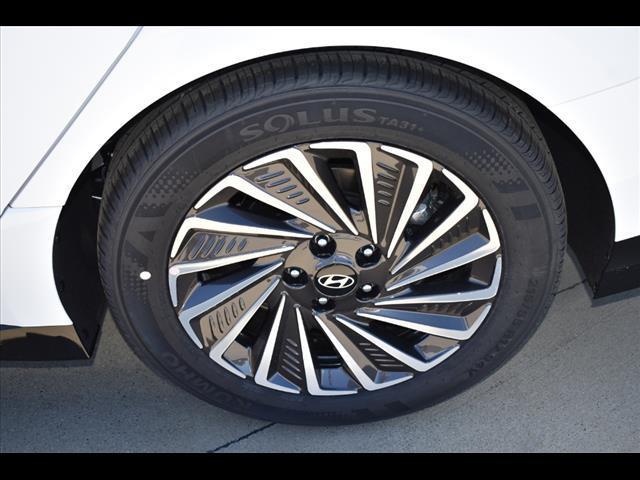new 2025 Hyundai Sonata Hybrid car, priced at $37,659