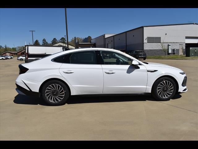 new 2025 Hyundai Sonata Hybrid car, priced at $37,659