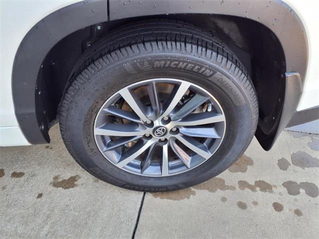 used 2018 Toyota Highlander car, priced at $25,100