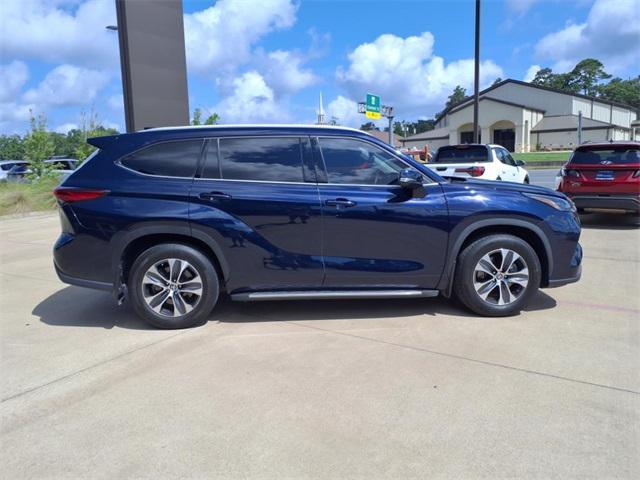 used 2022 Toyota Highlander car, priced at $37,695