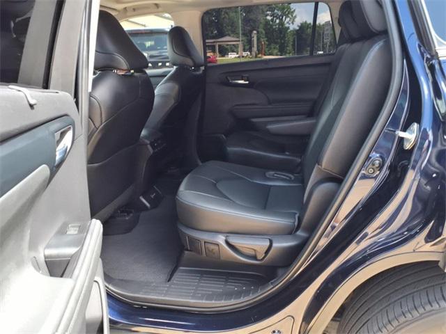 used 2022 Toyota Highlander car, priced at $37,695
