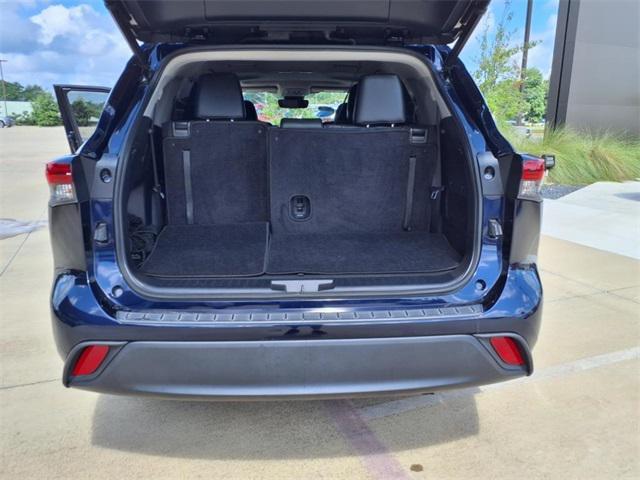 used 2022 Toyota Highlander car, priced at $37,695