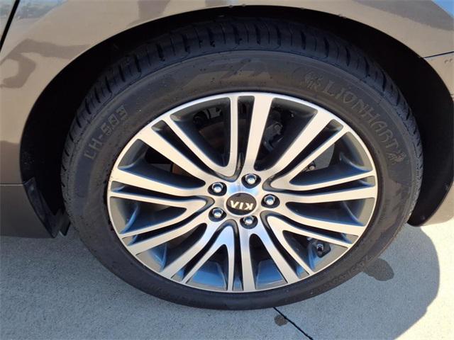 used 2015 Kia Cadenza car, priced at $10,318