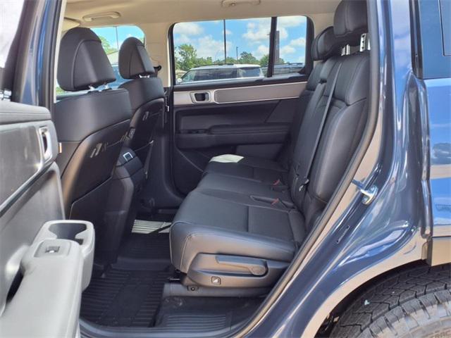 new 2025 Hyundai Santa Fe car, priced at $40,115