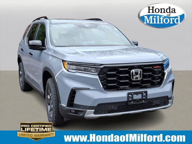 new 2025 Honda Pilot car, priced at $51,250