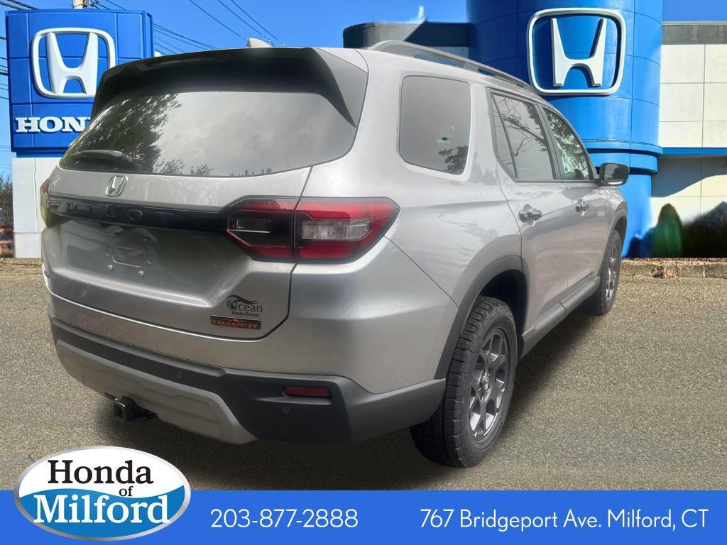 new 2025 Honda Pilot car, priced at $50,850