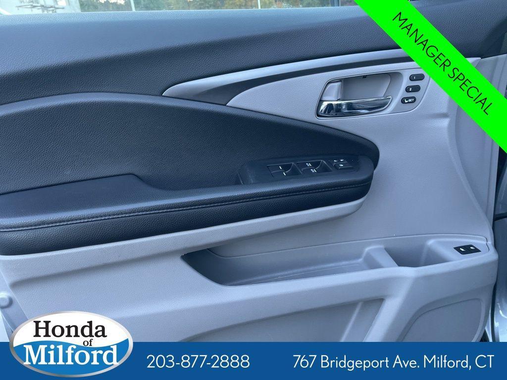 used 2022 Honda Pilot car, priced at $30,978