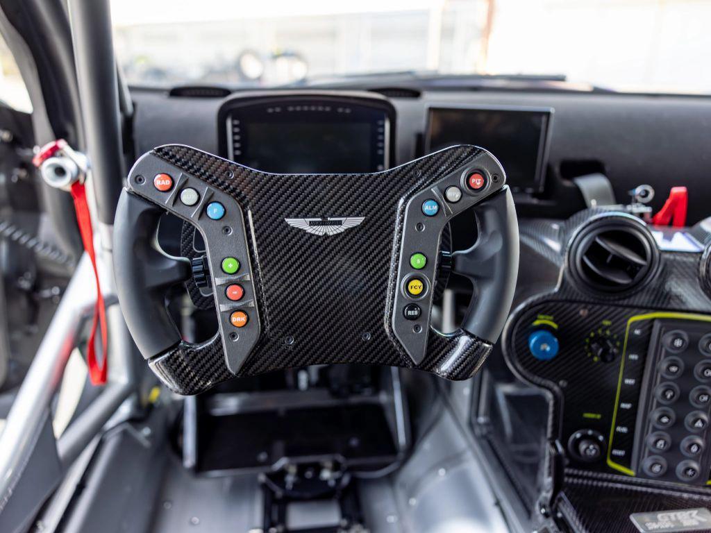 used 2022 Aston Martin Vantage car