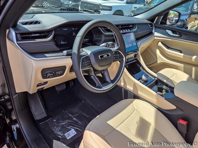 new 2025 Jeep Grand Cherokee car, priced at $50,276