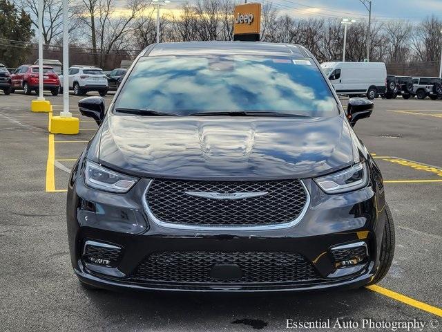 new 2025 Chrysler Pacifica Hybrid car, priced at $46,008