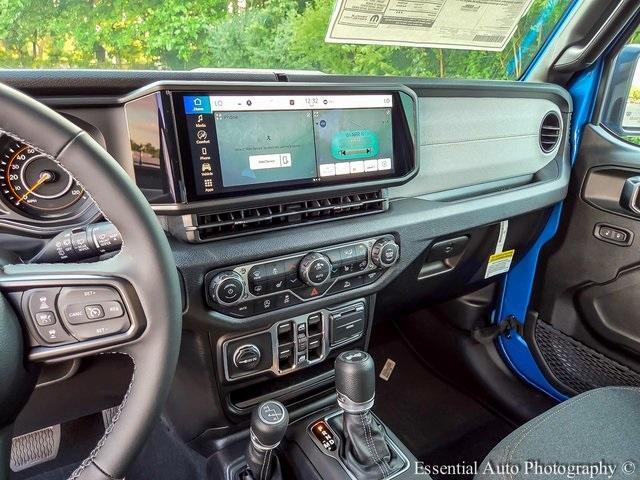 new 2025 Jeep Wrangler car, priced at $45,673