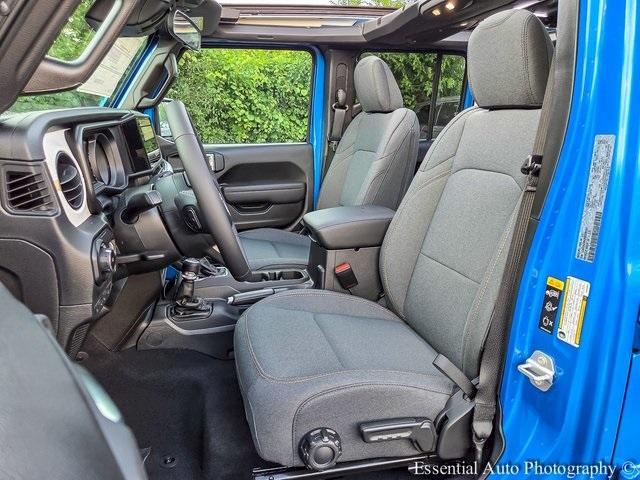 new 2025 Jeep Wrangler car, priced at $45,673