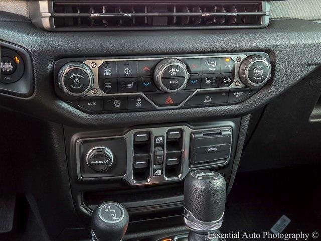 new 2025 Jeep Wrangler car, priced at $45,673