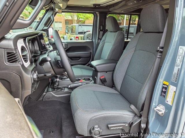 new 2025 Jeep Wrangler car, priced at $46,418